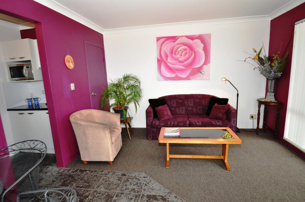 Beachfront Apartments Narooma Room photo
